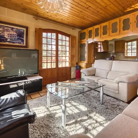 Sleeps 10 With Pool And Wifi *