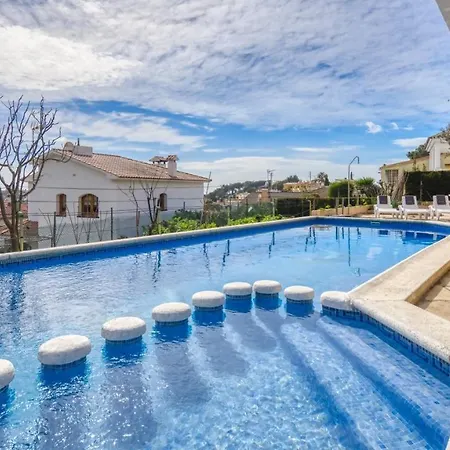 Sleeps 10 With Pool And Wifi Lloret de Mar