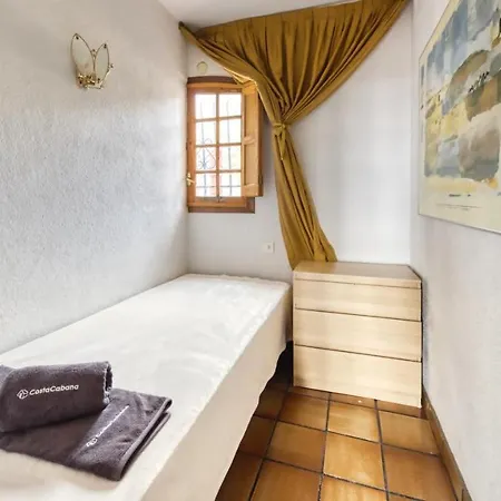 Villa Sleeps 10 With Pool And Wifi *