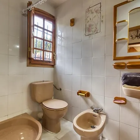 Sleeps 10 With Pool And Wifi Vila *